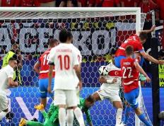 IM体育注册链接-包含欧预赛半决赛对阵揭晓，强队抢占先机的词条