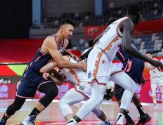 IM体育社区互动入口-亚眠客场逆转，成功反超对手