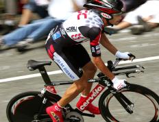 IM体育平台-南半球风暴席卷梦剧场，当袋鼠军团掀翻红魔，基耶萨如何成为改写历史的钥匙？