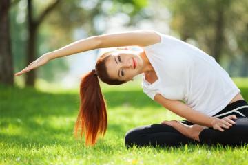 IM体育下载-三笘薰，F1年度争冠之夜的绿茵英雄