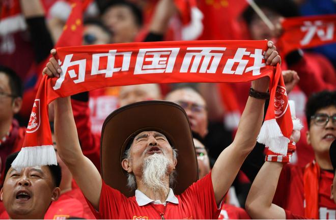 IM体育在线注册-足球联赛激战如火如荼，中国队赢得欢呼的简单介绍