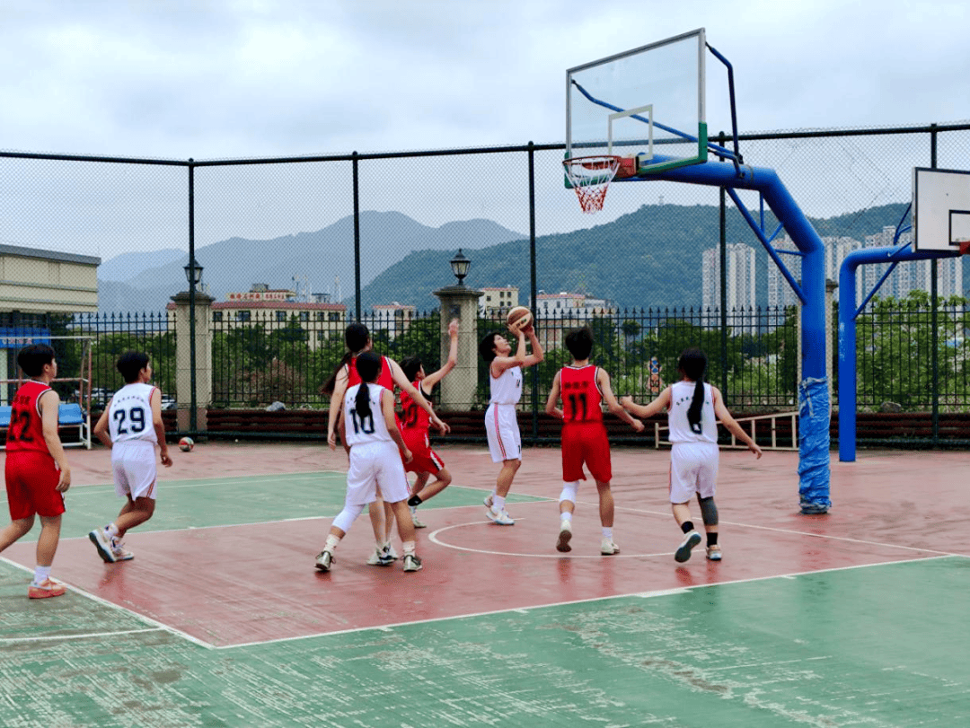 IM体育官方网-青少年篮球比赛蓬勃发展，培养优秀球员的简单介绍