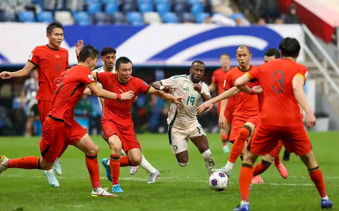 IM体育官网入口-智慧对决！国际足球赛事风云再起