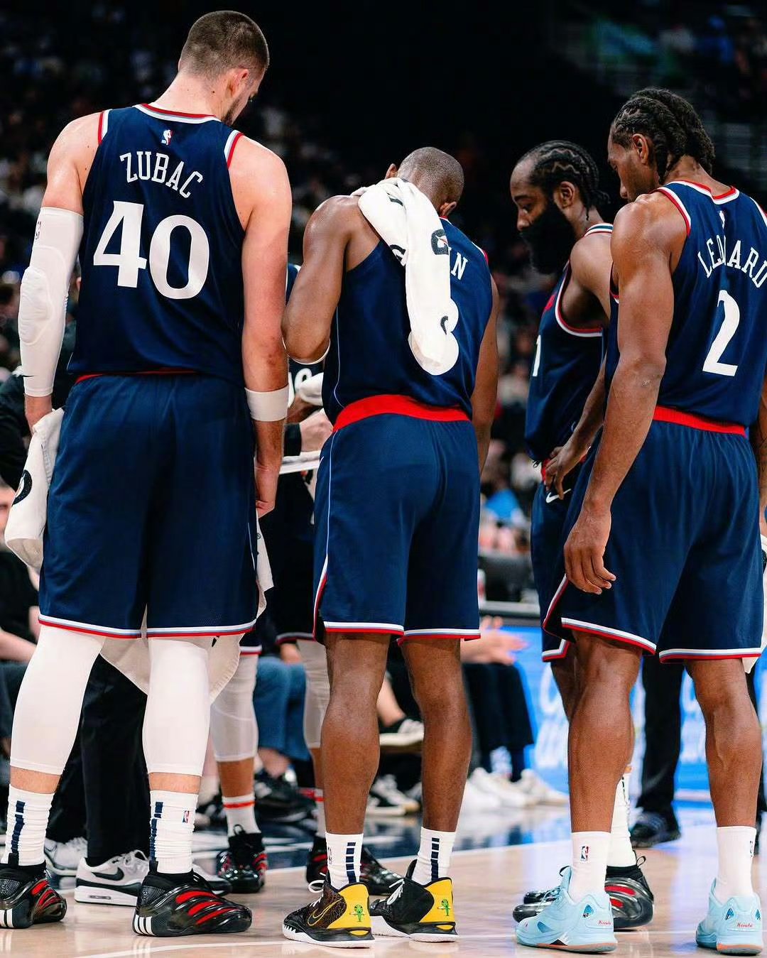 IM体育在线注册-快船队核心受伤,输给黄蜂队