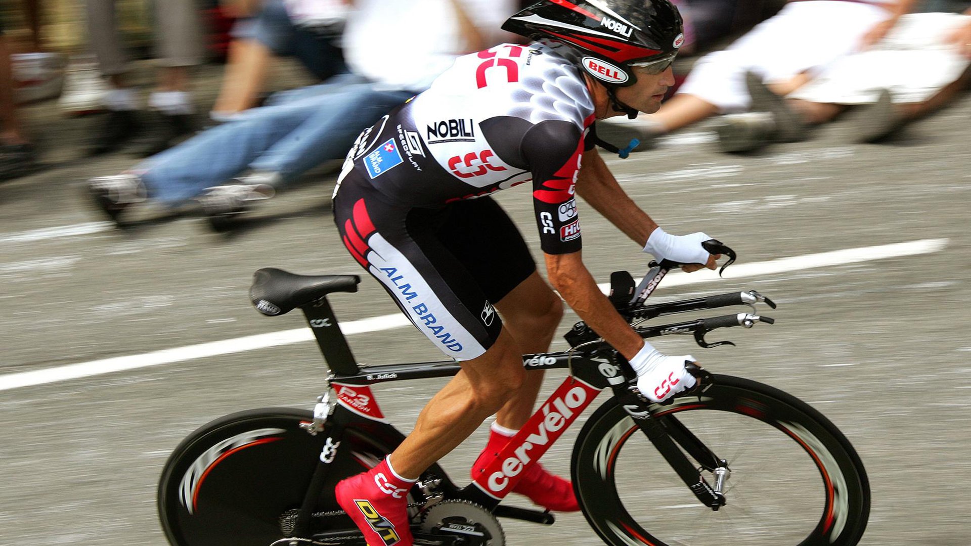 IM体育官方网-骑士对阵广东队,浓眉冠军级表现改写比赛格局