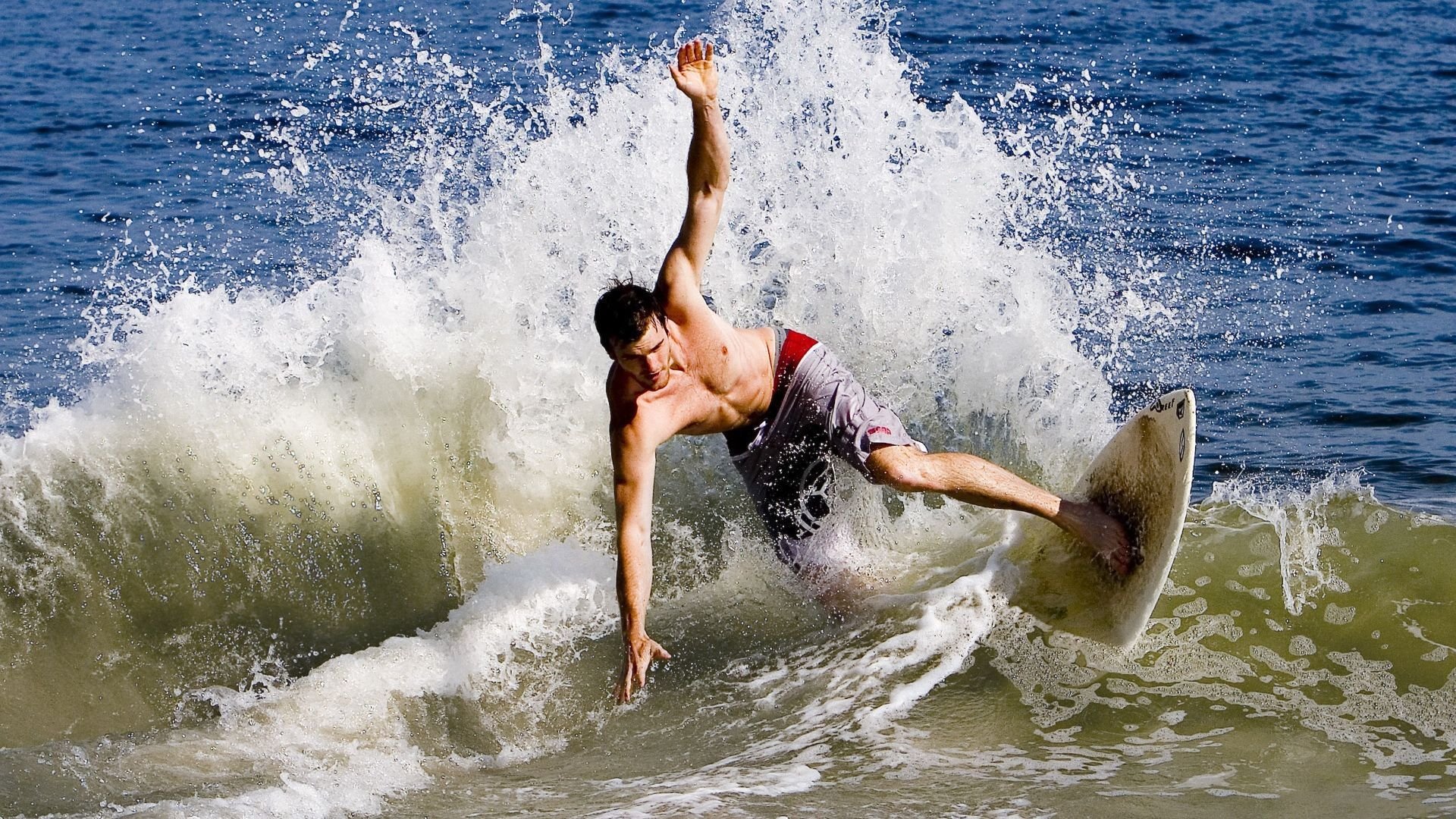 IM体育官方网-骑士对阵广东队,浓眉冠军级表现改写比赛格局